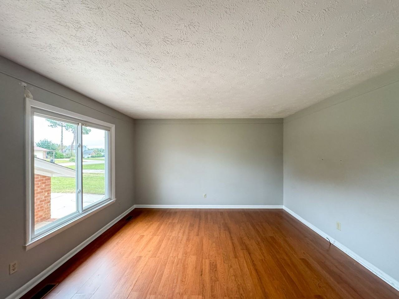 220 Paddlewheel Rd - Photo 4 of 22