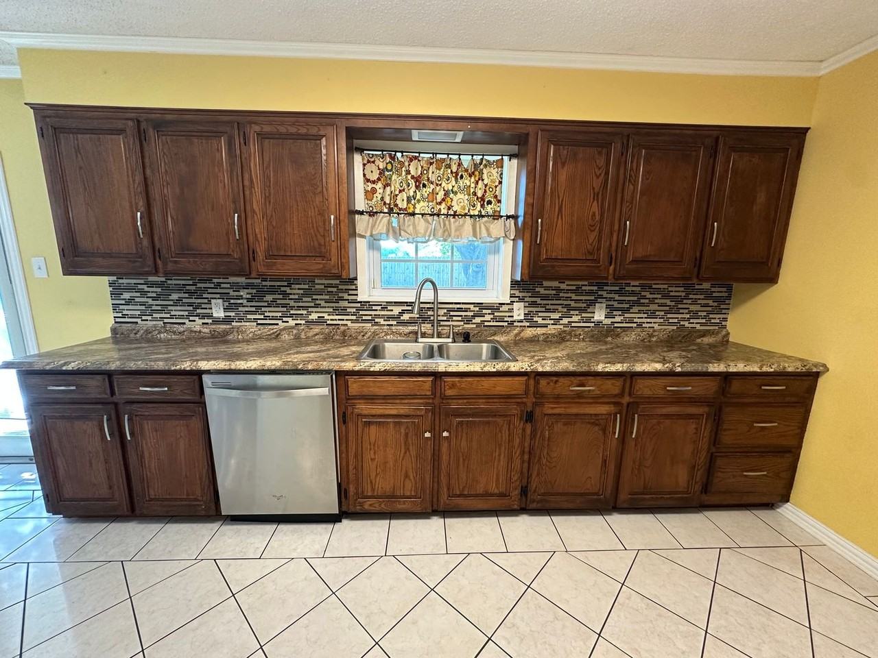 102 S Rainbow Dr - Photo 6 of 32