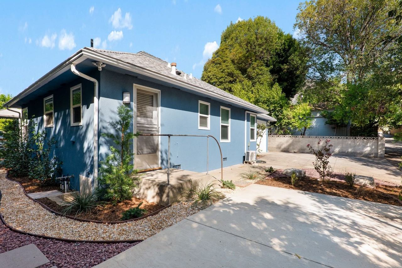 110 N Mountain Trl - Photo 3 of 15