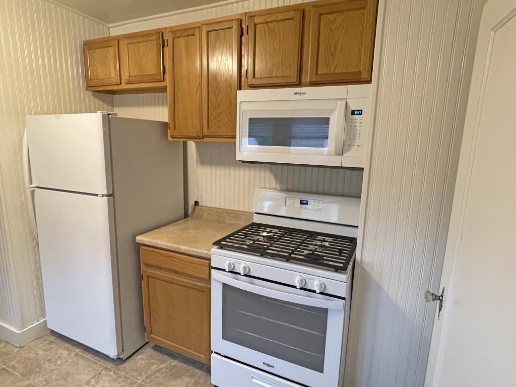 1030 Custer Ave - Photo 7 of 19