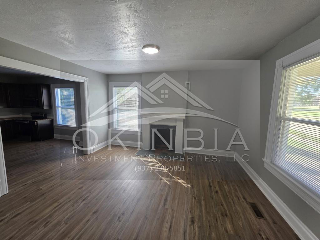 232 Mercer Ave - Photo 3 of 42