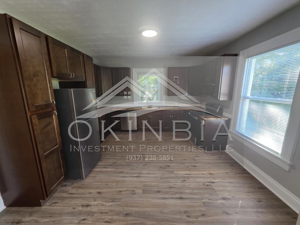 232 Mercer Ave - Photo 5 of 42