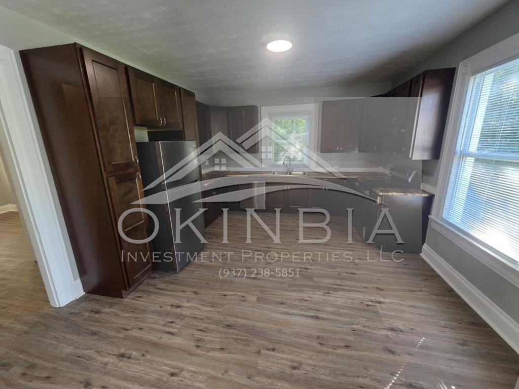232 Mercer Ave - Photo 6 of 42
