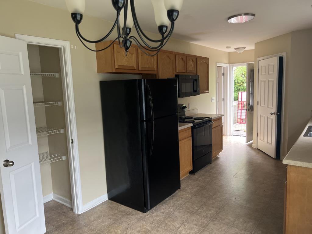119 Motor Rd - Photo 3 of 10