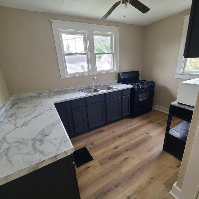 446 W Dewald St - Photo 3 of 6