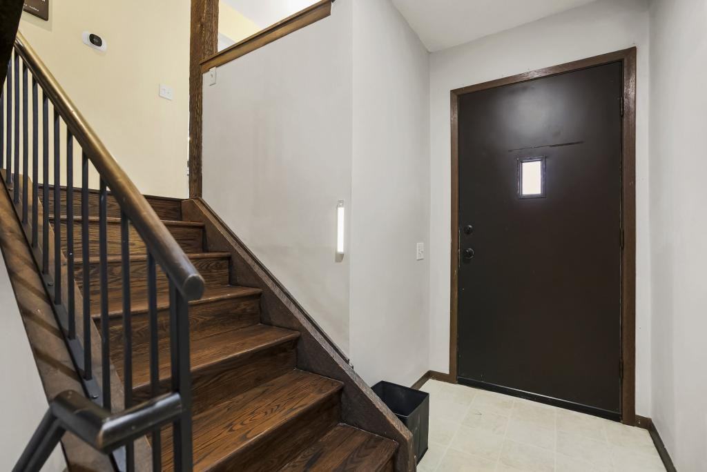 8655 W 109th St - Photo 2 of 13