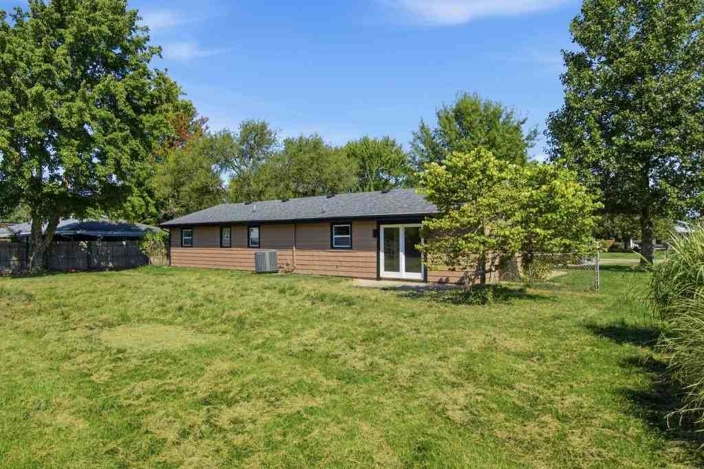 7853 Myers Rd - Photo 5 of 27