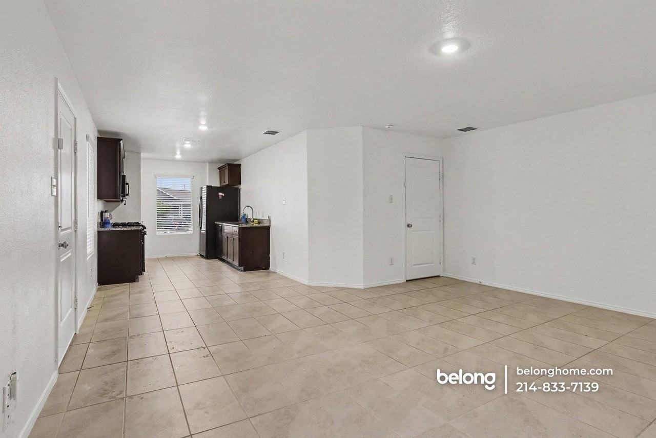 5925 Nyquist Way - Photo 4 of 15