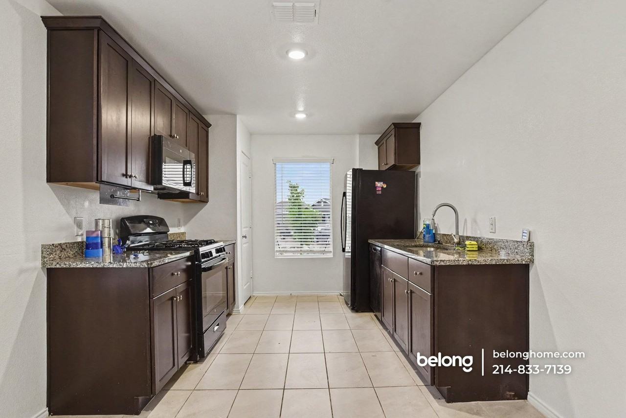 5925 Nyquist Way - Photo 5 of 15