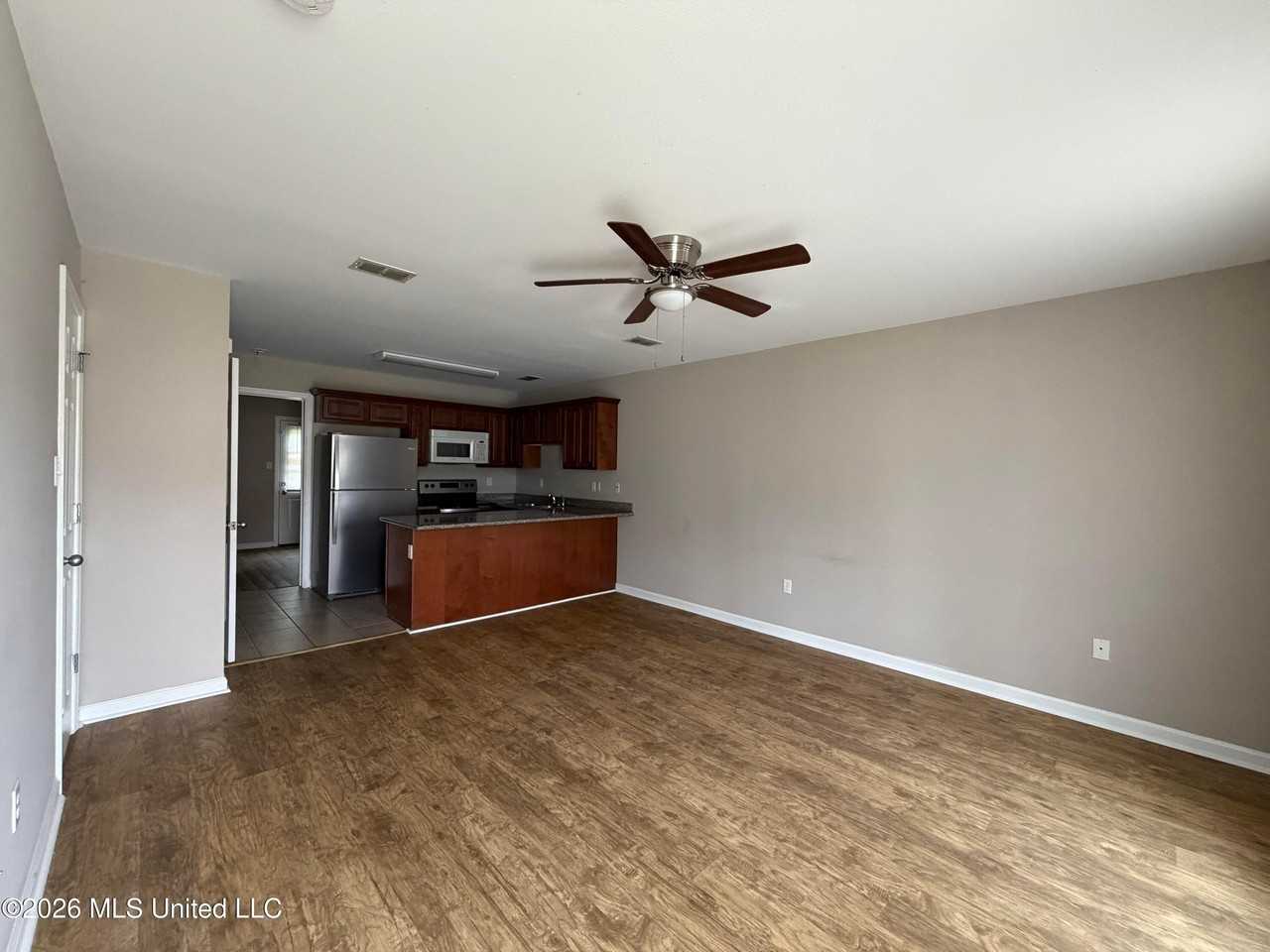 Tracewood Dr - Photo 2 of 9
