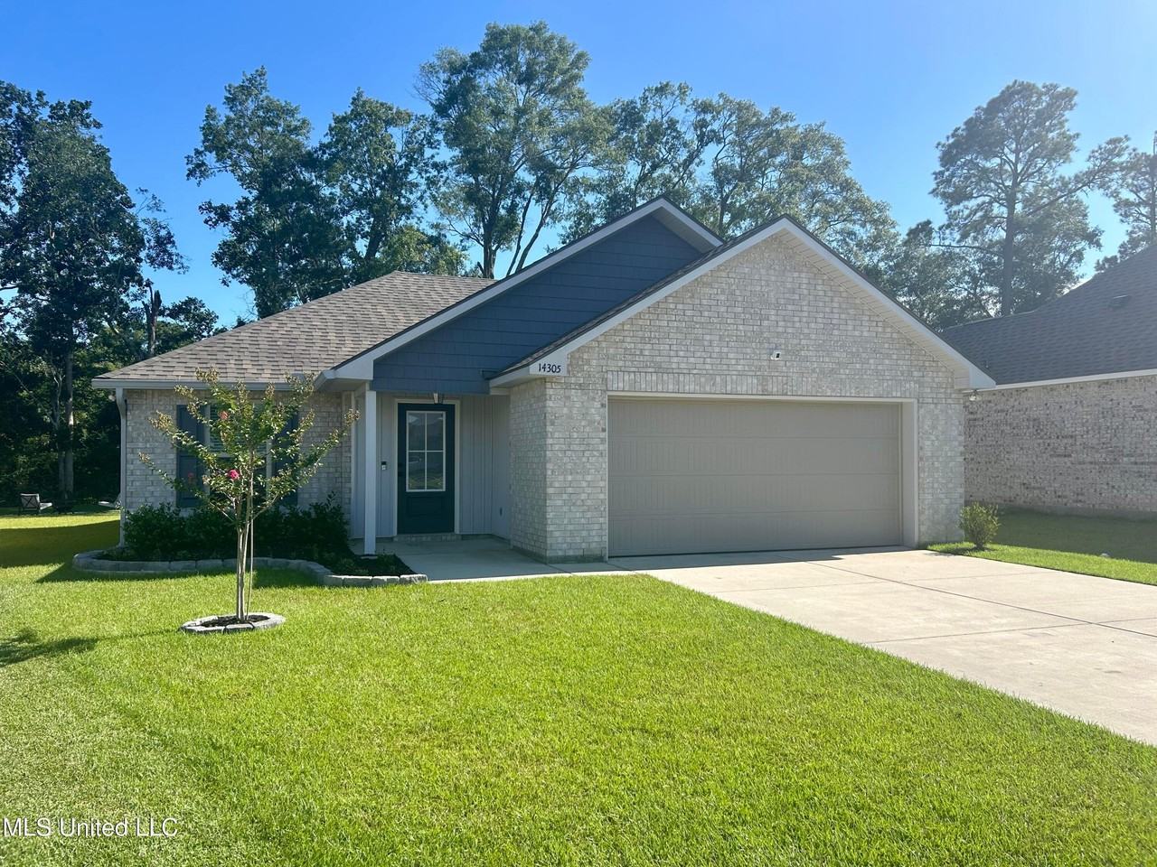 14305 Southern Pecan St - Photo 2 of 15