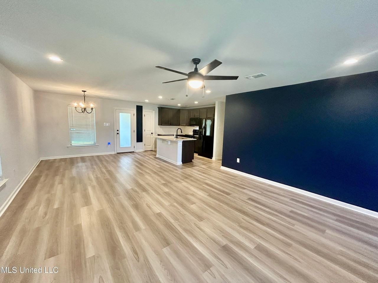 14305 Southern Pecan St - Photo 6 of 15