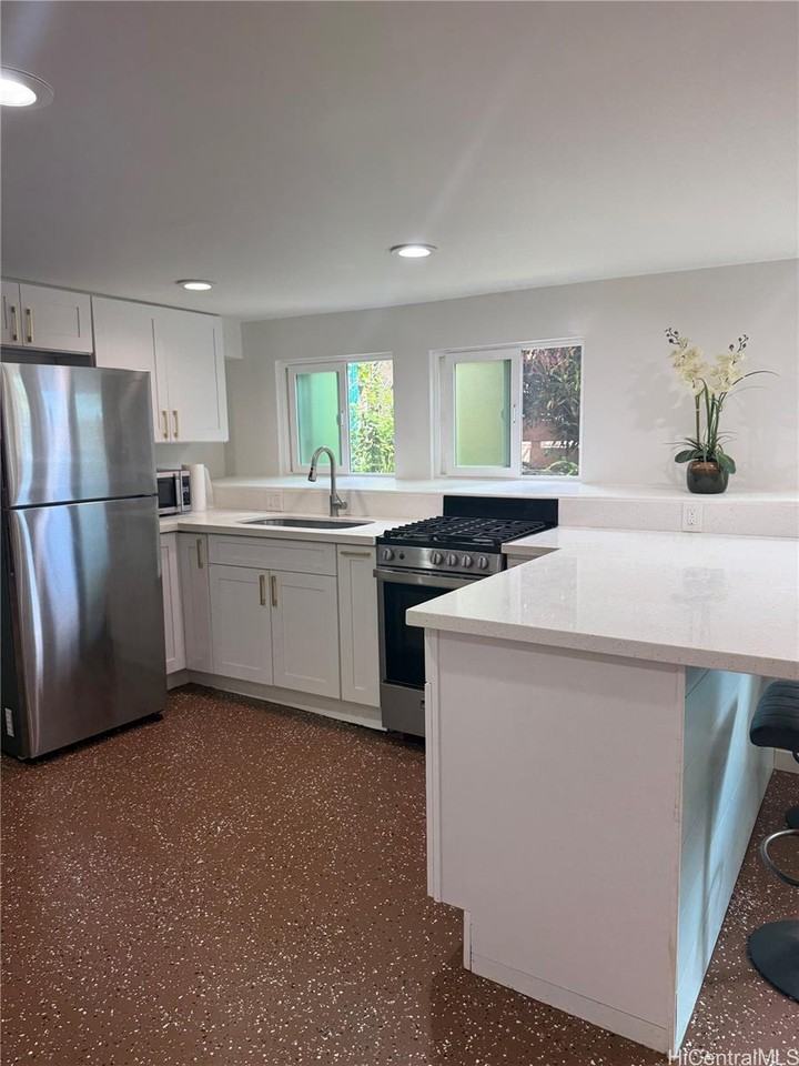 2408 Makanani Dr #A - Photo 7 of 15