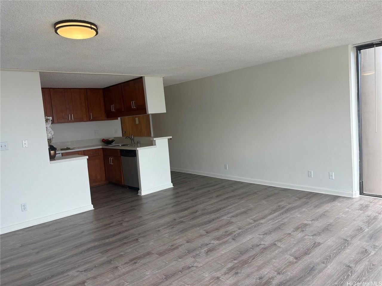2724 Kahoaloha Ln #1801 - Photo 2 of 2