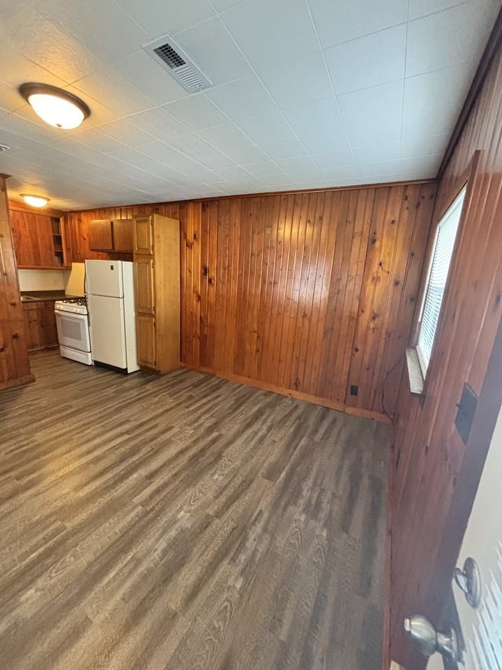 427 N Penfield St #C - Photo 2 of 7