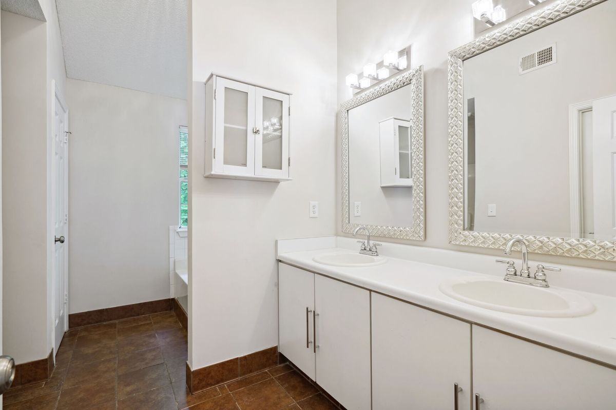 3836 Riverview Bnd - Photo 4 of 13