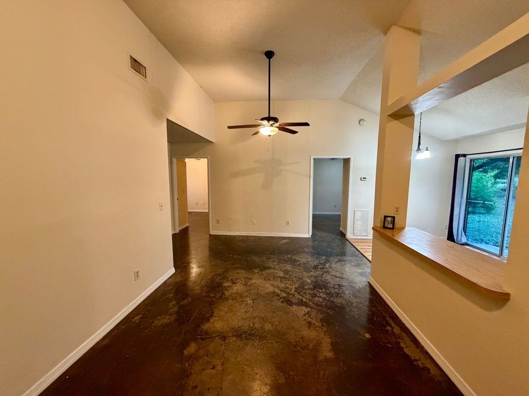209 Armstrong St - Photo 3 of 24