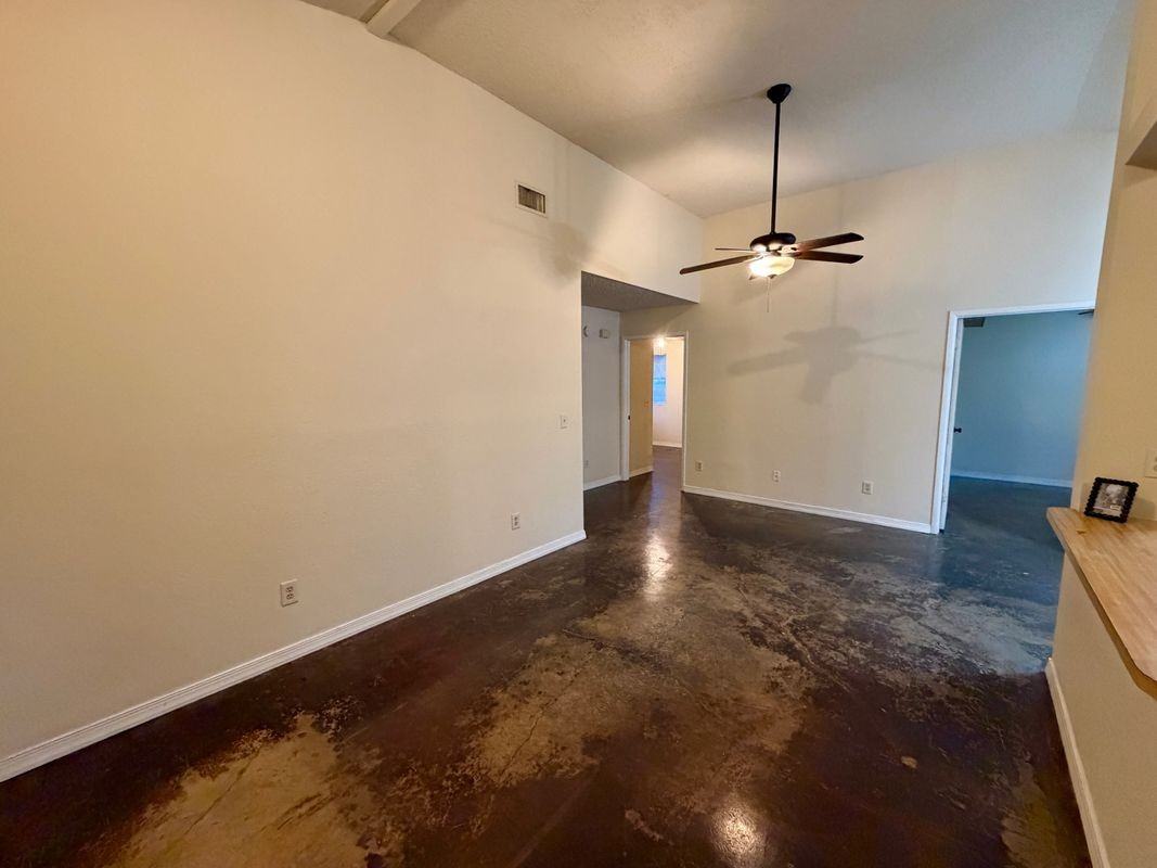 209 Armstrong St - Photo 5 of 24