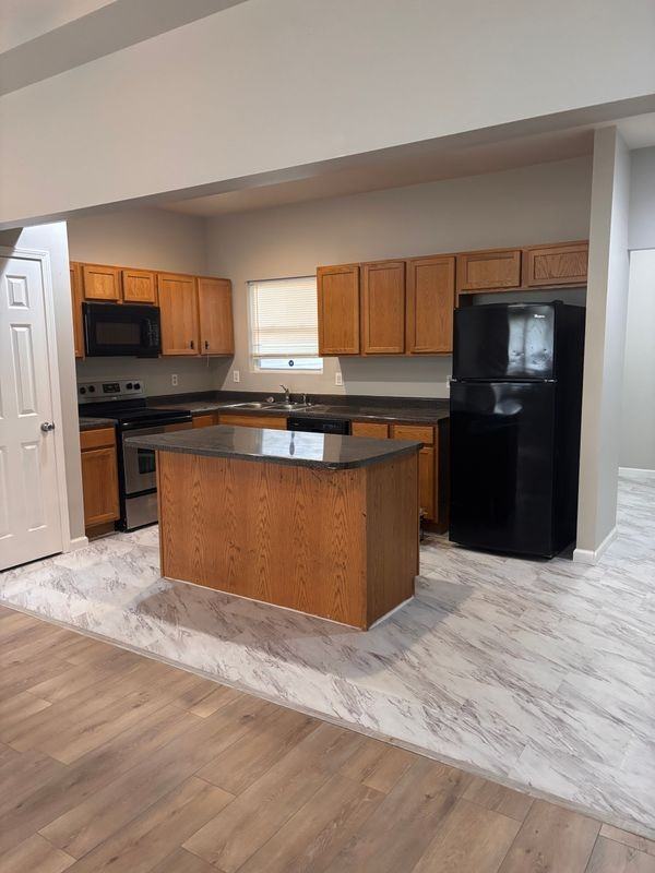 1375 Pennsylvania Ave - Photo 4 of 15