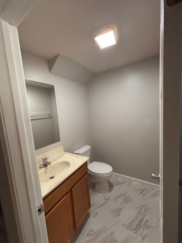 1375 Pennsylvania Ave - Photo 5 of 15