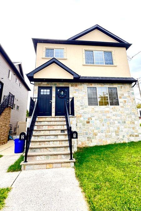 360 Robinson Ave ##2
