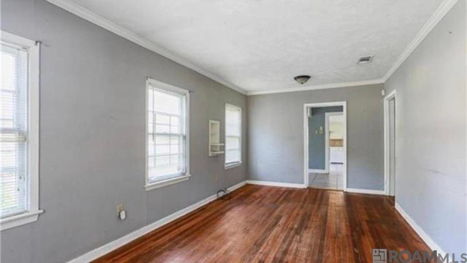5921 Byron St - Photo 2 of 6
