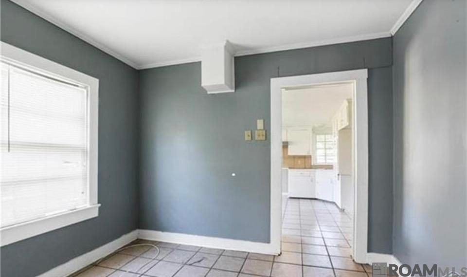 5921 Byron St - Photo 3 of 6