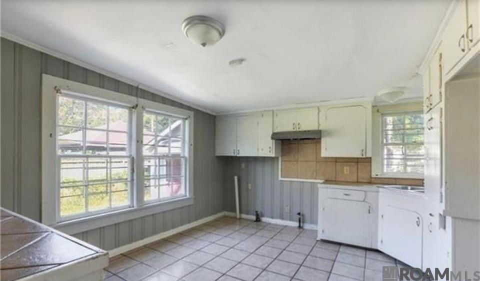 5921 Byron St - Photo 4 of 6