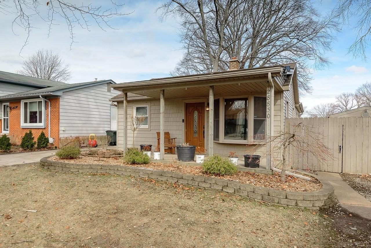 28830 Olson St - Photo 2 of 24