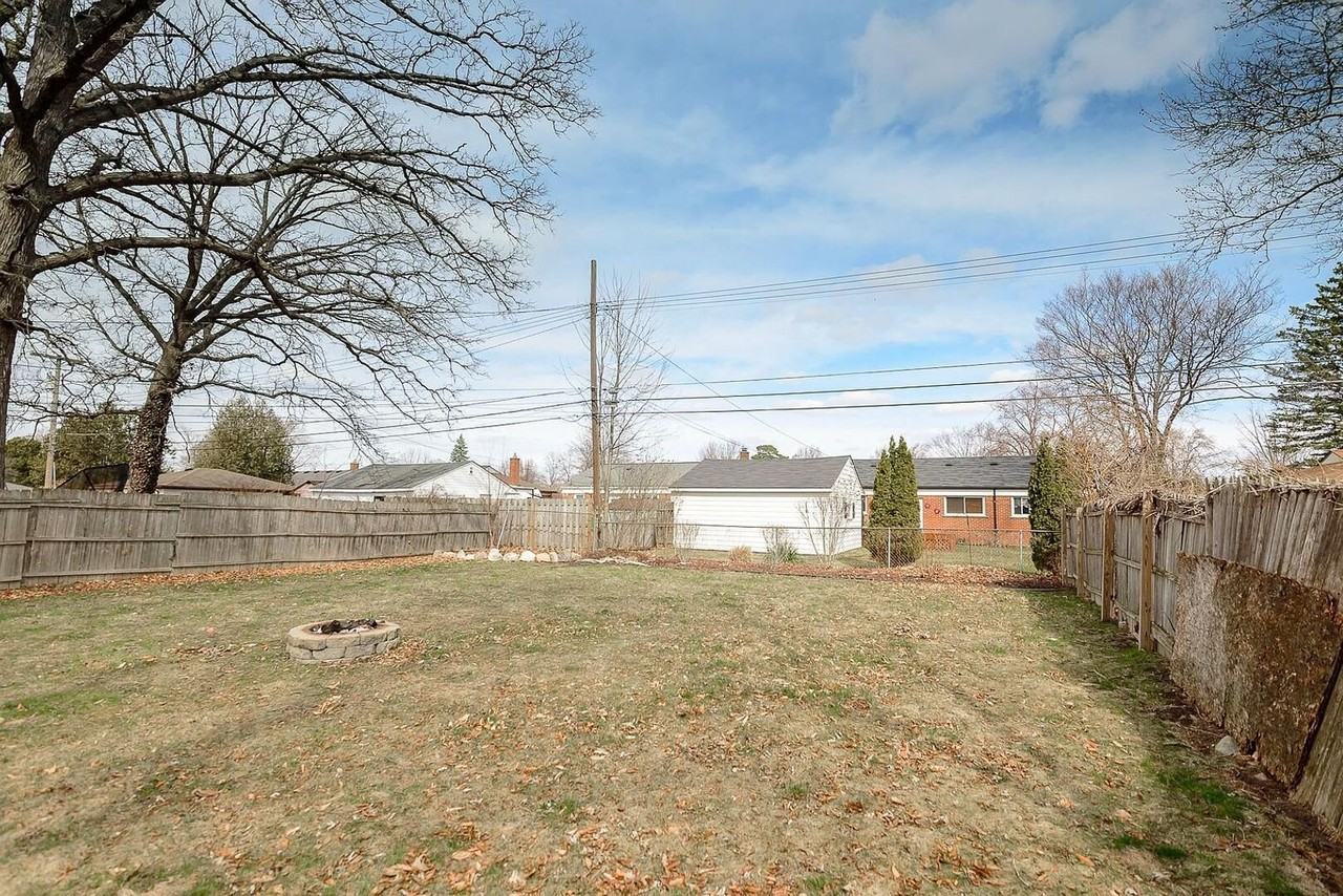 28830 Olson St - Photo 5 of 24