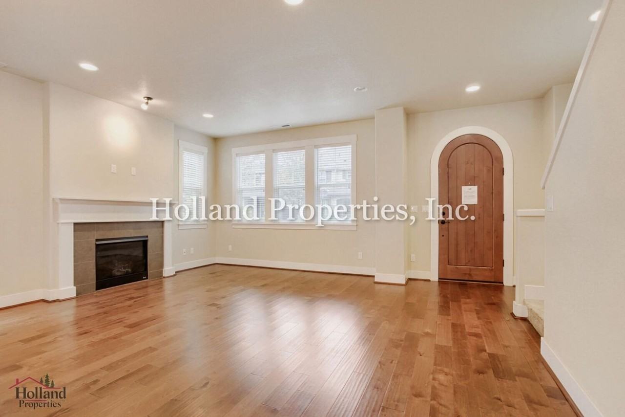374 Sw 202nd Ter - Photo 5 of 29