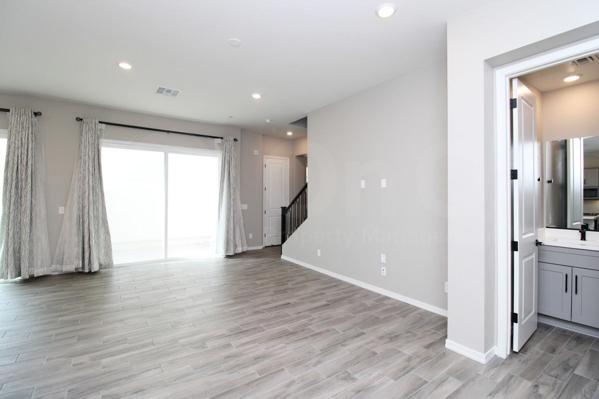 1541 E Megan St - Photo 6 of 30
