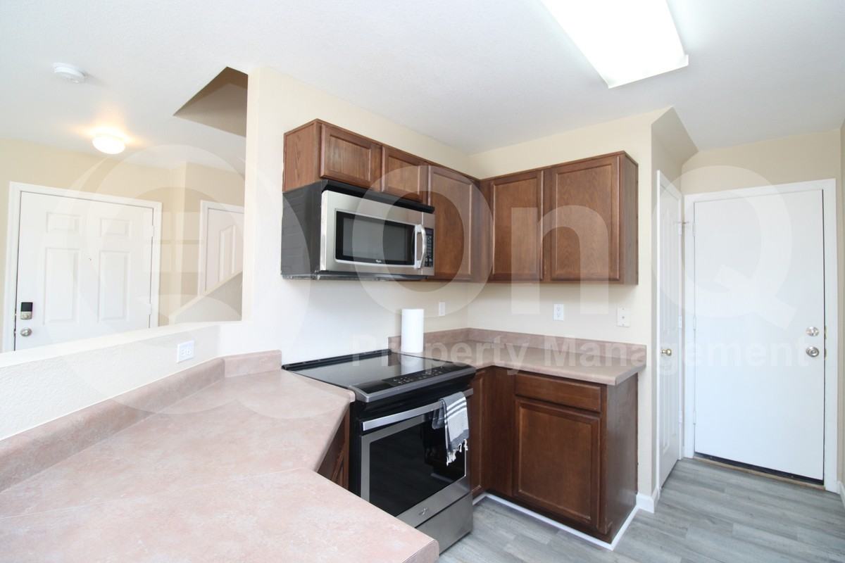 9607 N 81st Dr - Photo 5 of 28
