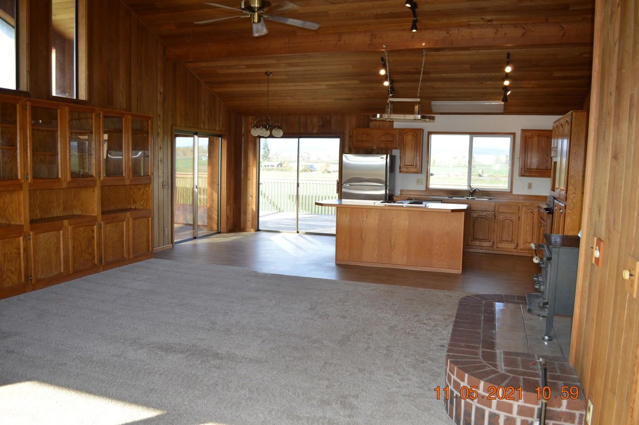 37037 Ellis Farm Rd - Photo 2 of 13