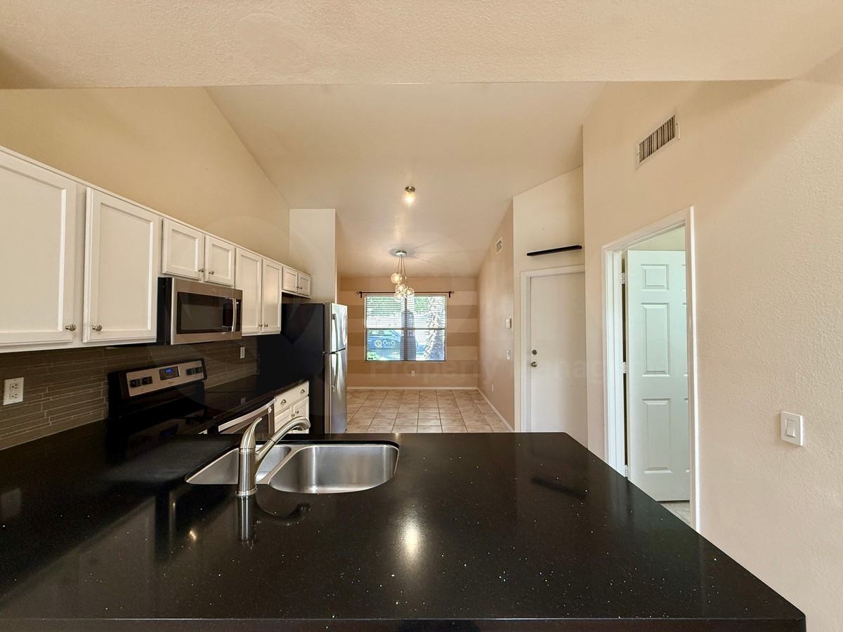1251 W Bartlett Way - Photo 3 of 20