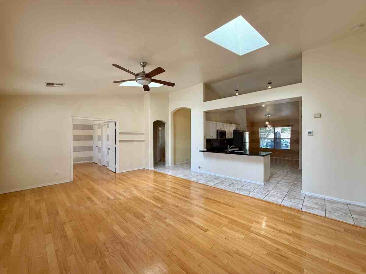 1251 W Bartlett Way - Photo 5 of 20