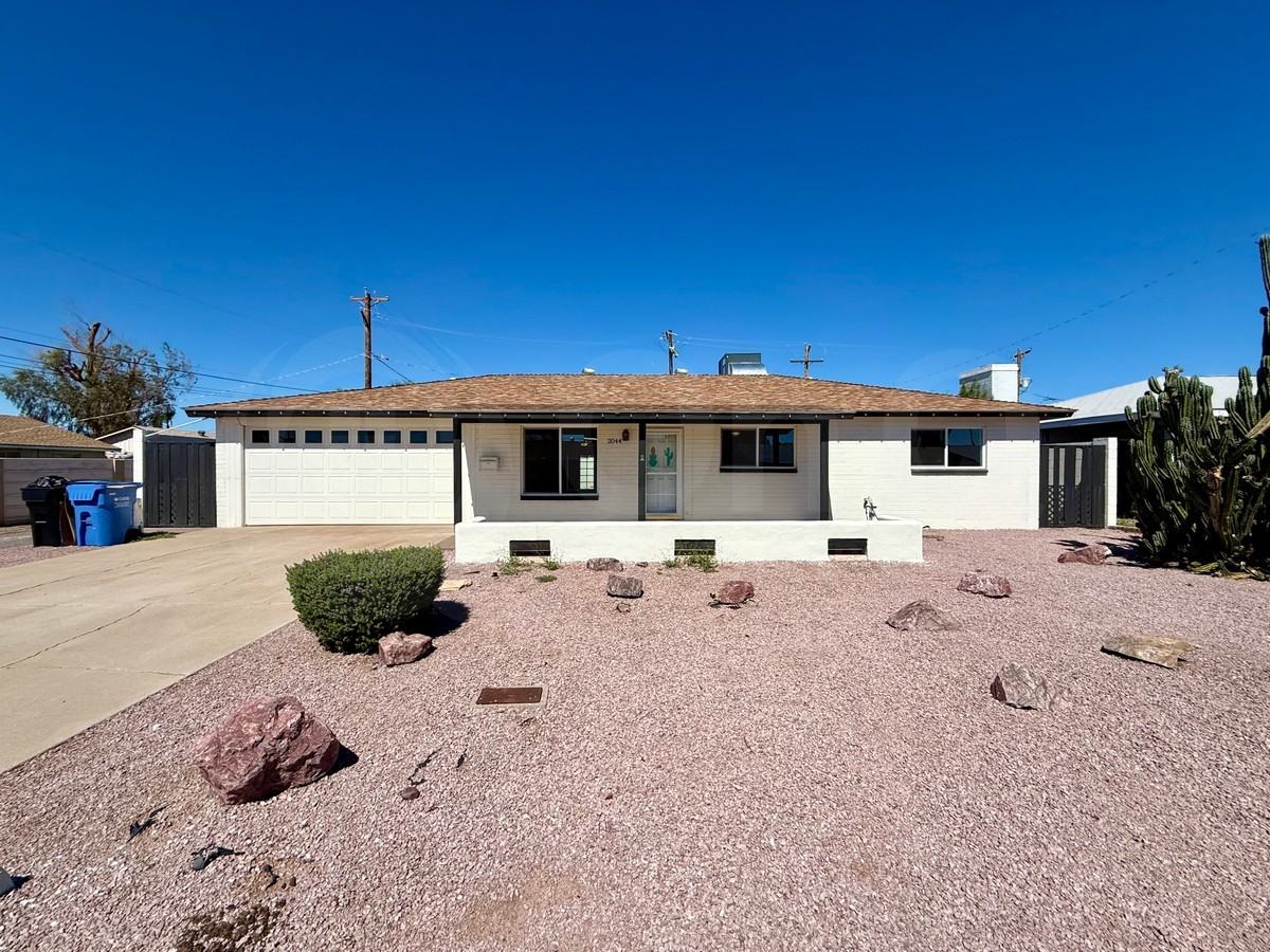2044 W Palo Verde Dr - Photo 2 of 19