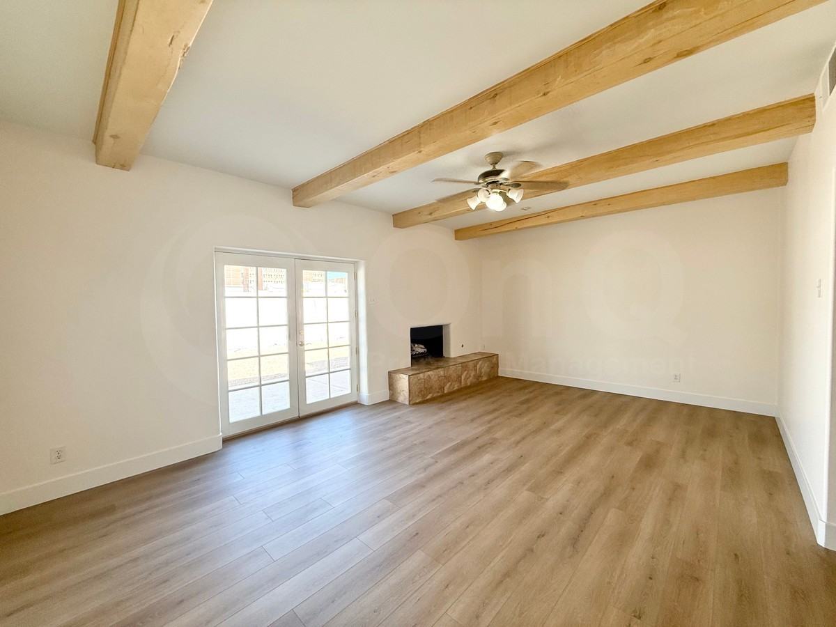 2044 W Palo Verde Dr - Photo 5 of 19