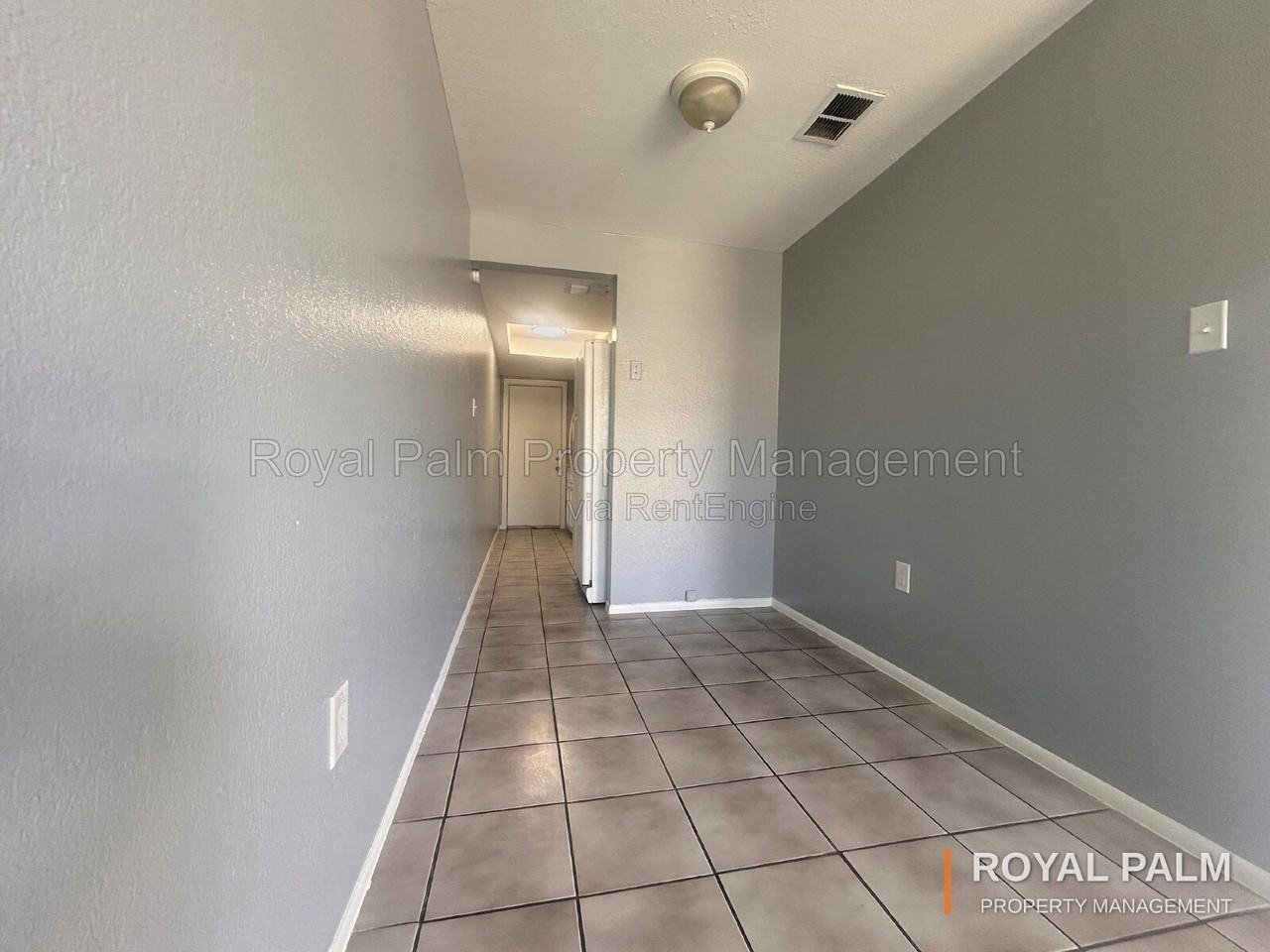 6617 Warwick Cir - Photo 5 of 36
