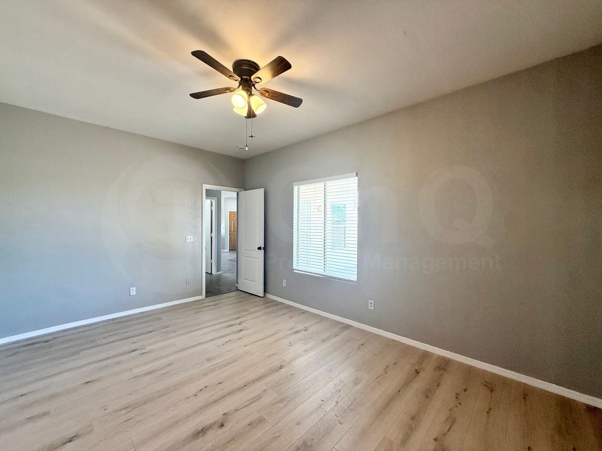 6538 W Elwood St - Photo 7 of 19