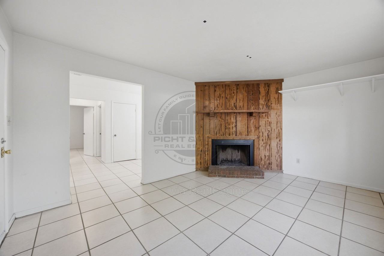 406 Glenview Dr #9 - Photo 2 of 22