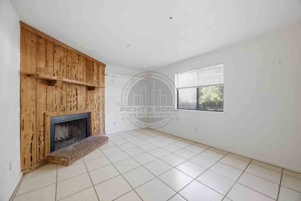 406 Glenview Dr #9 - Photo 4 of 22