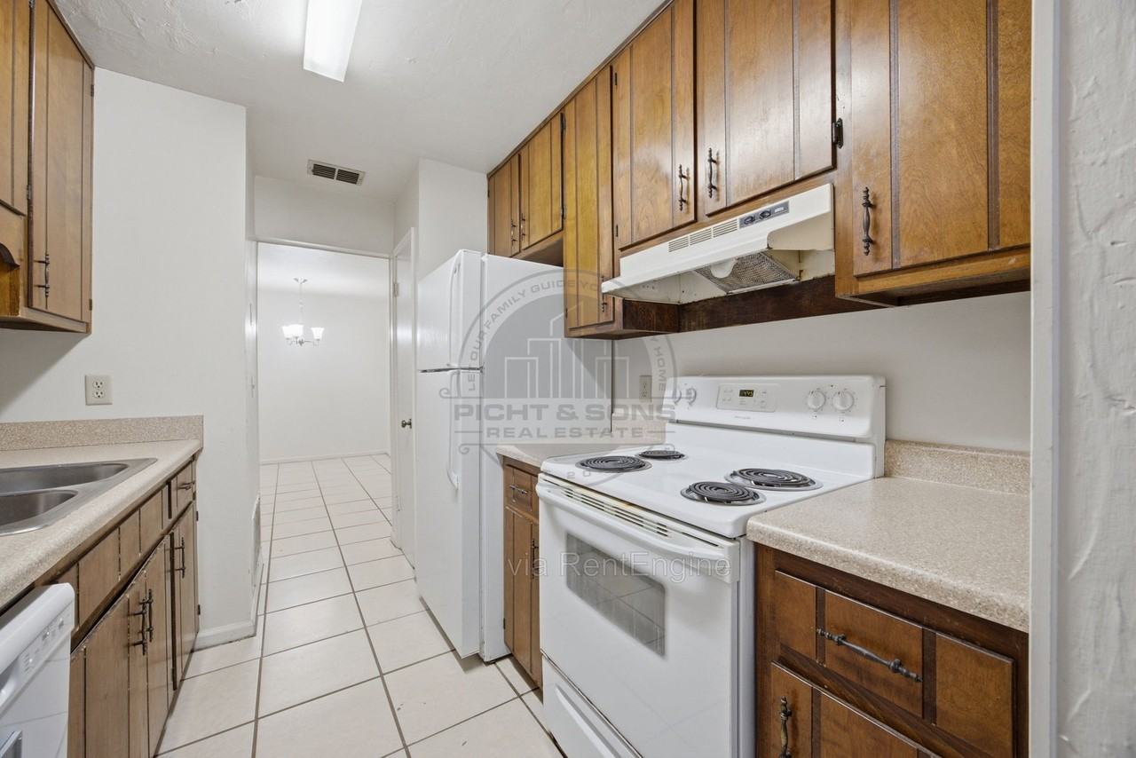 406 Glenview Dr #9 - Photo 5 of 22