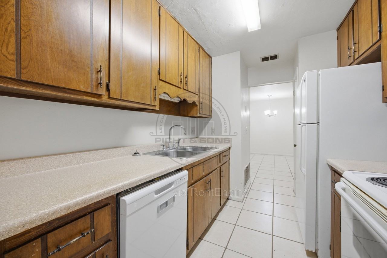 406 Glenview Dr #9 - Photo 6 of 22