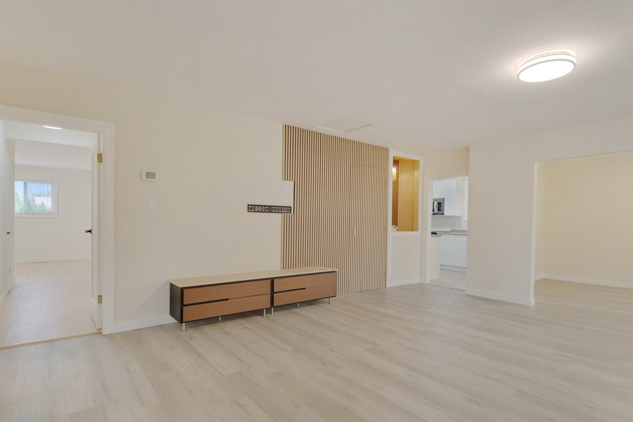 46515 Portage Ave - Photo 4 of 25