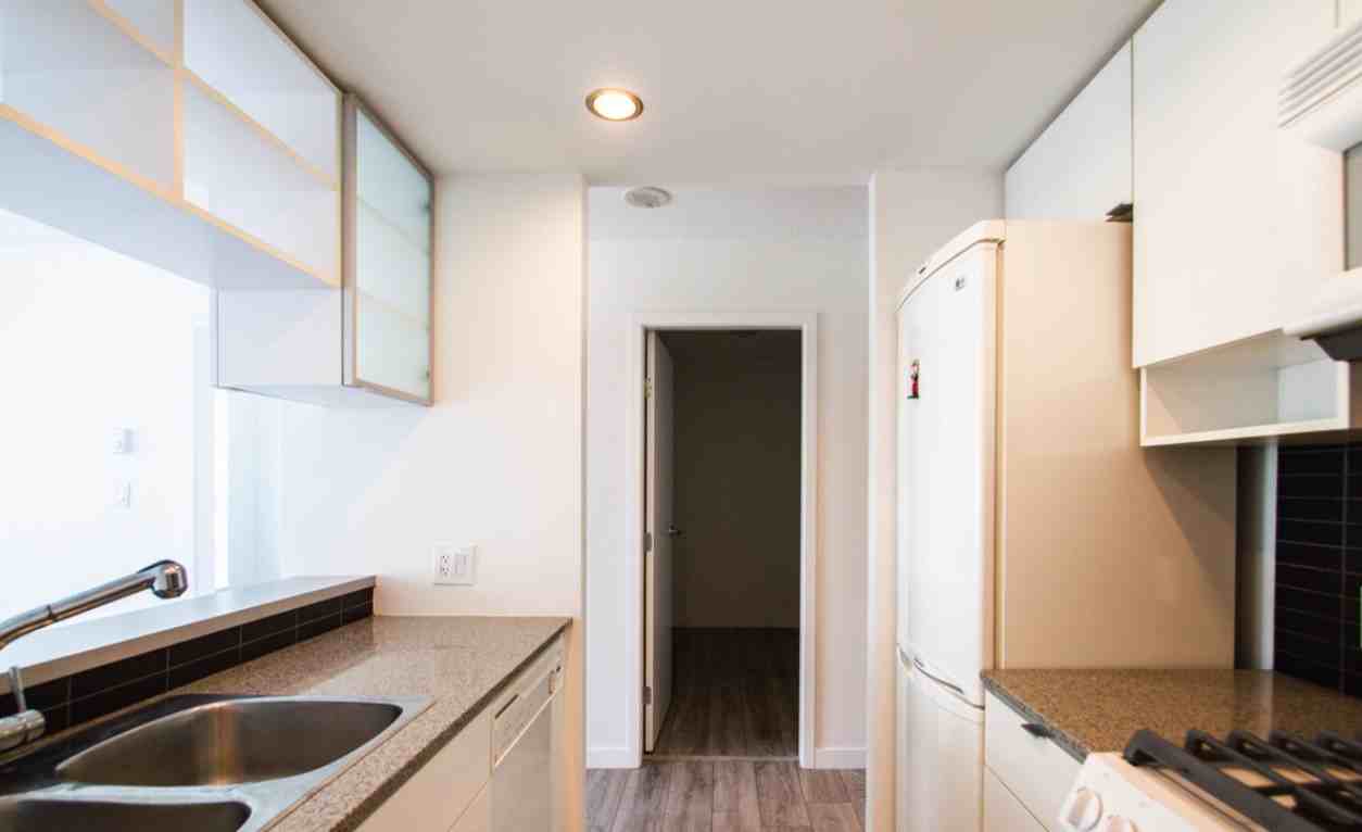 928 Beatty St - Photo 5 of 23