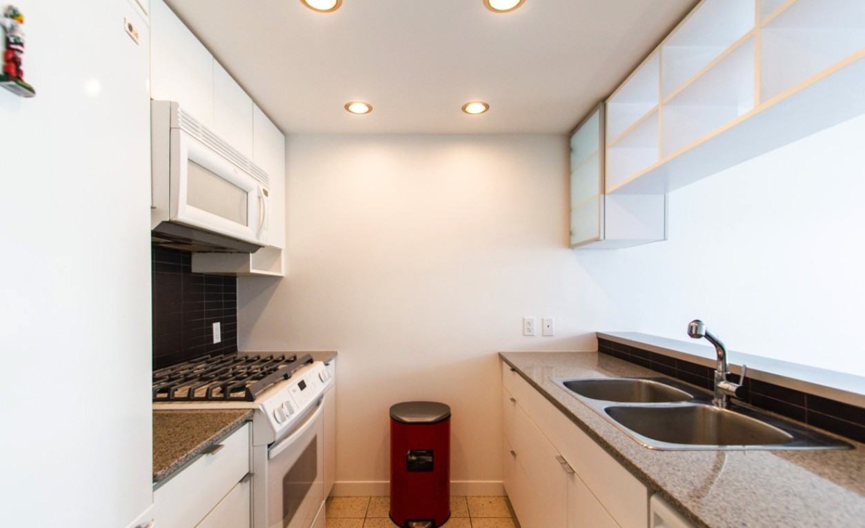 928 Beatty St - Photo 6 of 23