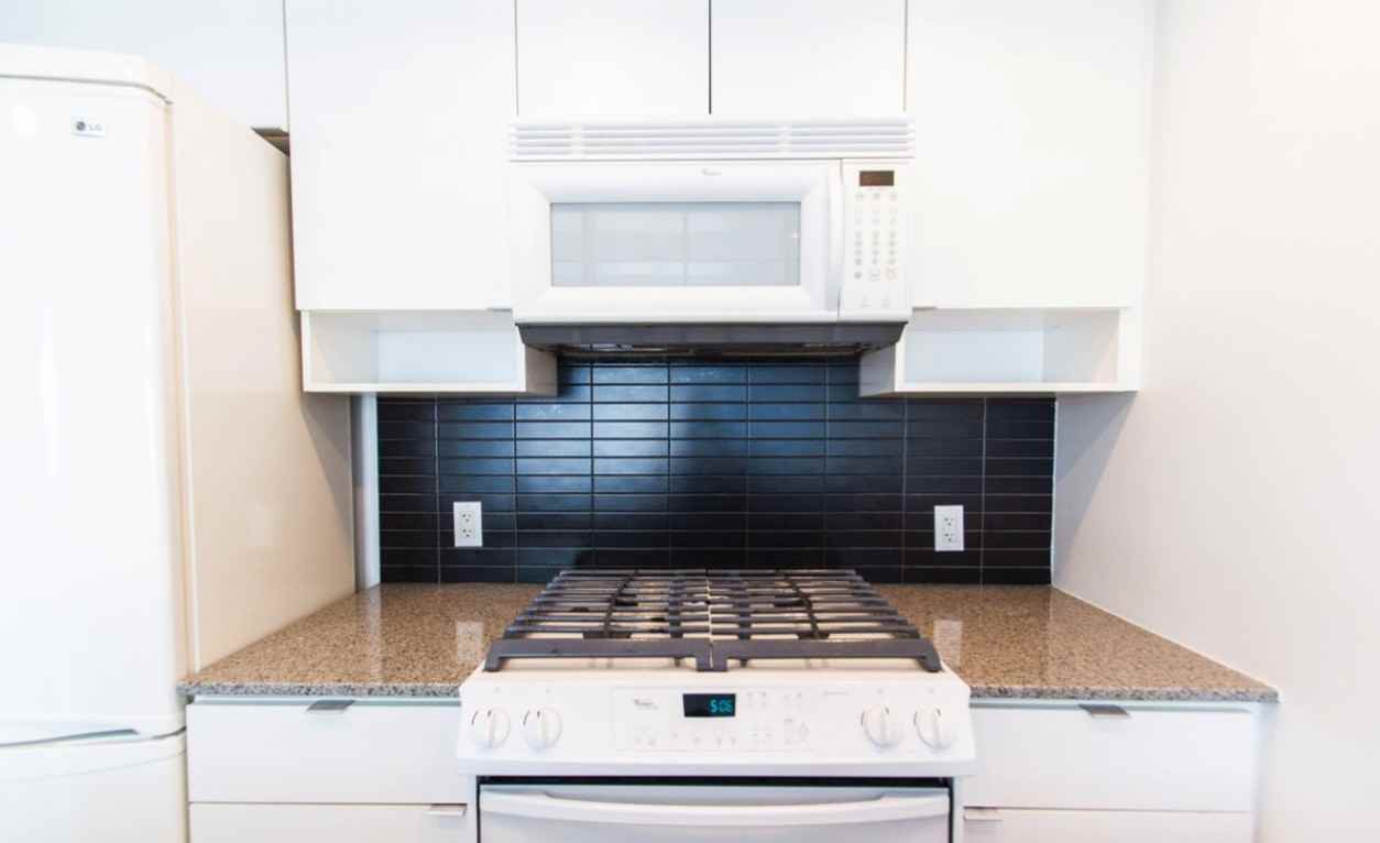 928 Beatty St - Photo 7 of 23