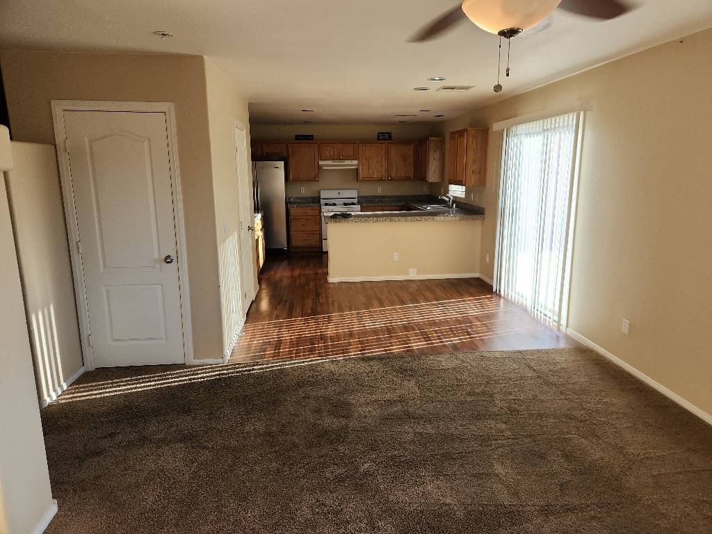 6208 Sereno Springs St - Photo 4 of 34