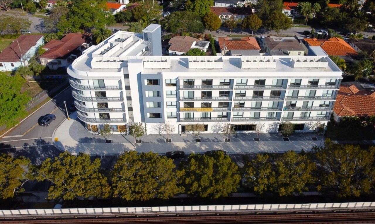 2285 Sw 27th St #401